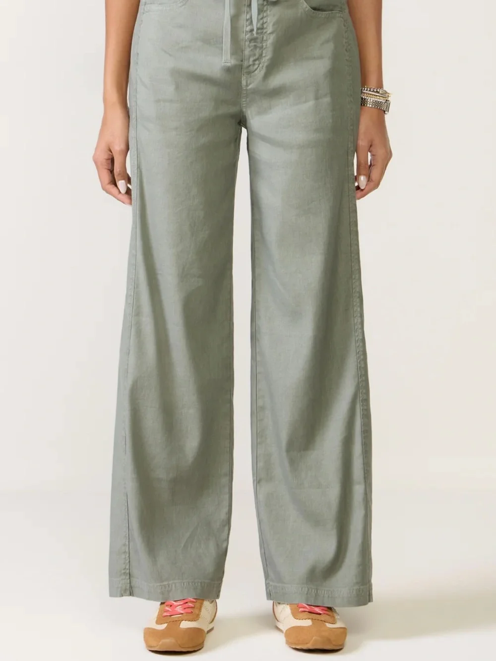 Evereve Joelle Stretch Linen Trousers with tie. Small. Agave Green.